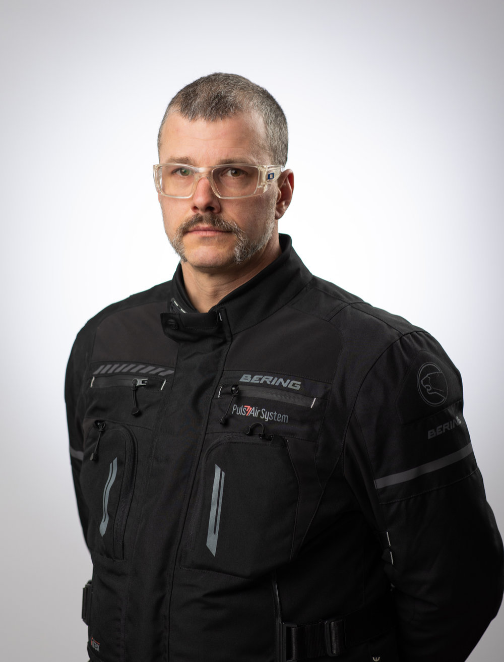 Petervari Matyas Jovo Autosiskola profil